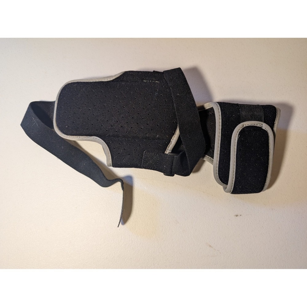 Adjustable Wrist Brace Support Splint for Carpal Tunnel, Sprain, Arthritis Black - Picture 2 of 2